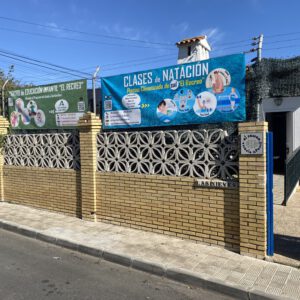 Clases de natación en El Recreo (piscina de sal en Gines)