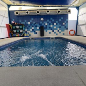 Clases de natación en El Recreo (piscina de sal en Gines)