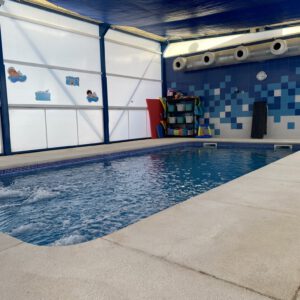 Clases de natación en El Recreo (piscina de sal en Gines)